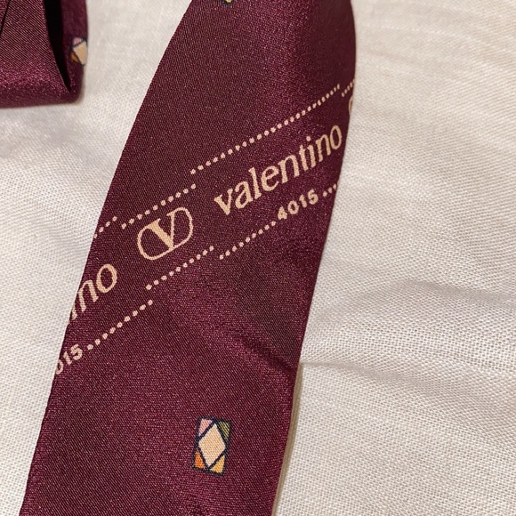 Vtg Valentino Silk Logo Neck Tie - Picture 3 of 4